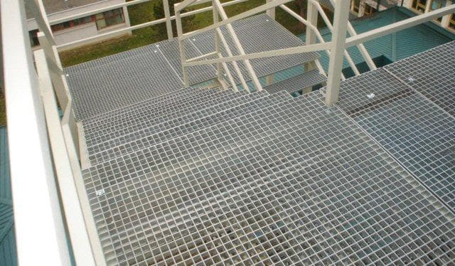REŠETKE PODNE U INDUSTRIJI ZA STUBIŠTA ZA OGRADE